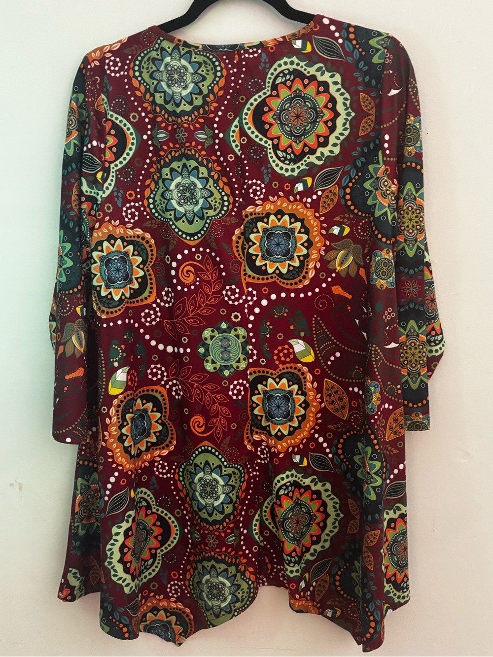 XL ENMAIN Burgundy Mandala Pattern V-Neck Tunic Top - Picture 3 of 6